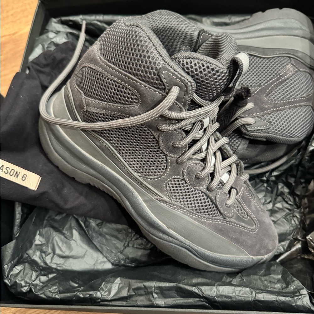 Yeezy Graphite Boot